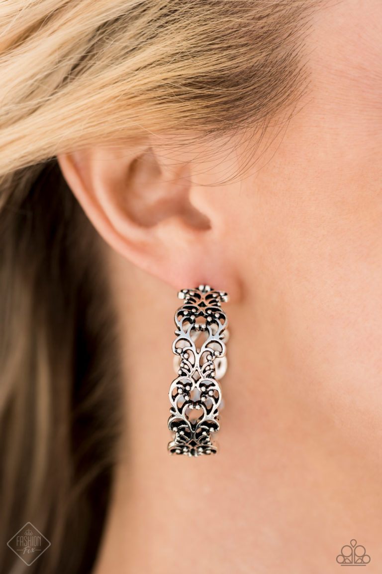 Laurel Wreaths Paparazzi Accessories Earrings