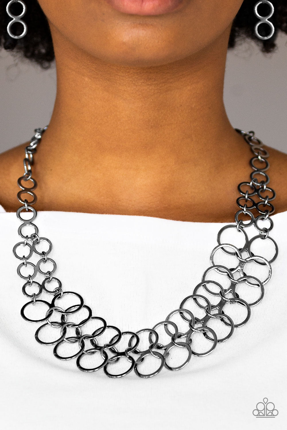 Metro Maven Paparazzi Accessories Necklace with Earrings
