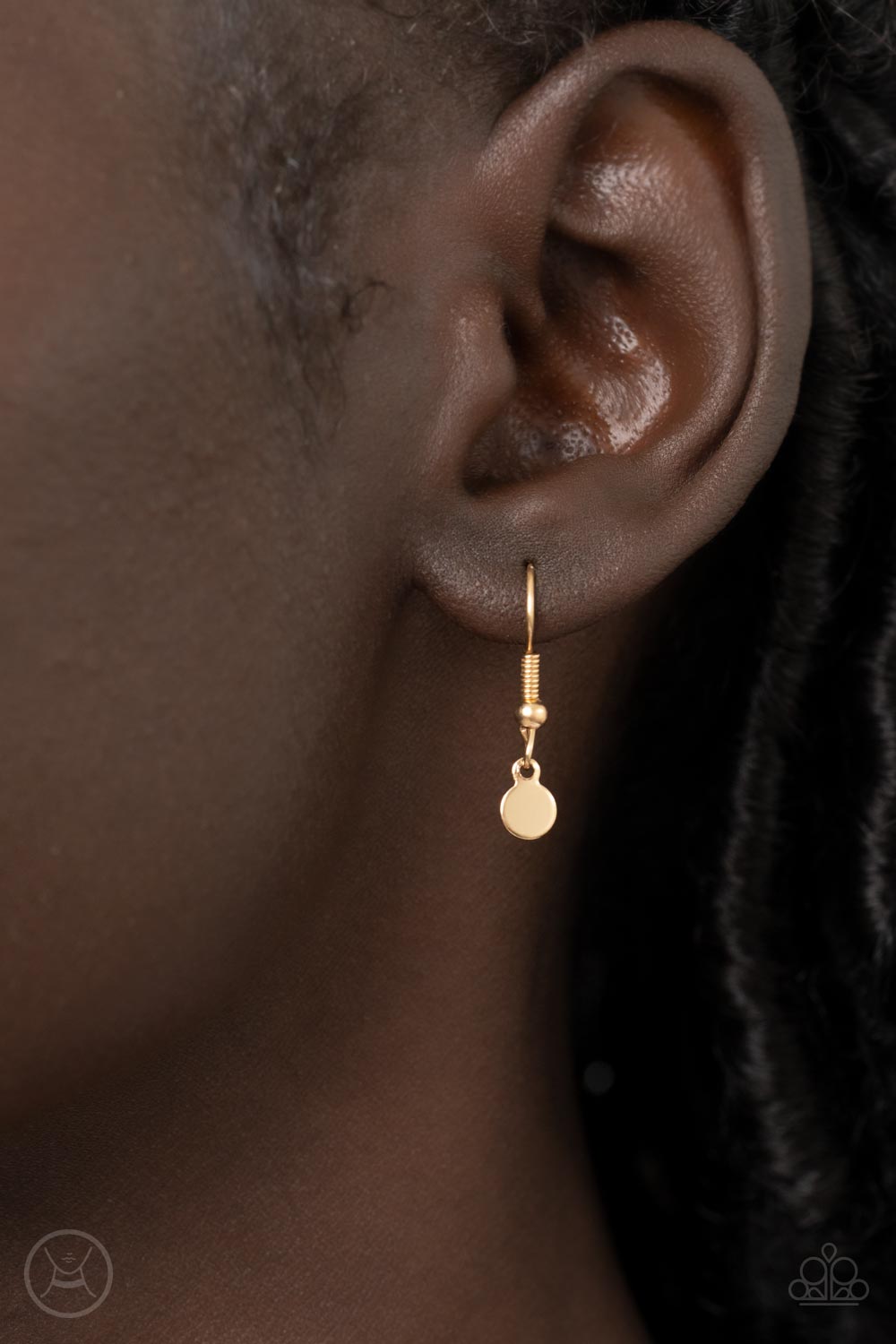 Spotlight Spunk Paparazzi Accessories Choker with Earrings Gold