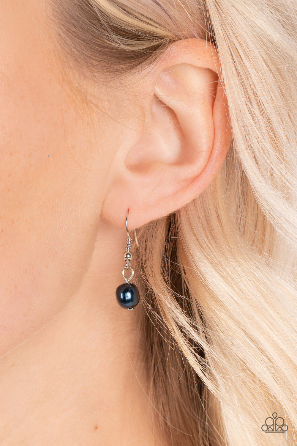 Juicy Gossip Paparazzi Accessories Lanyard with Earrings Blue